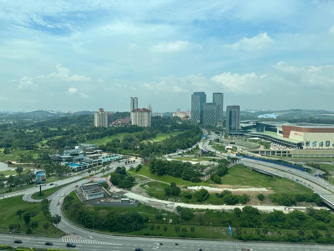 Conezion, Goft View Mid Floor, Beside Ioi Mall, Opposite Hospital Serdang, Beside Uniteen And Upm, Putrajay