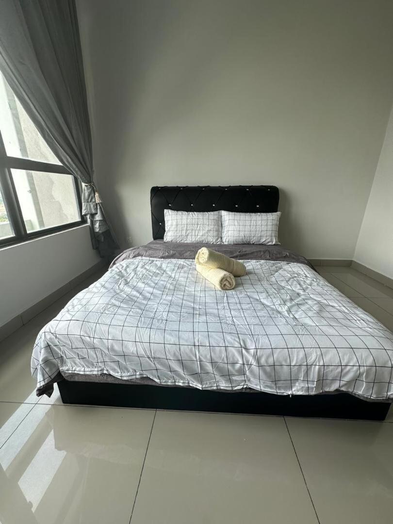Pangsapuri Conezion, Goft View Mid Floor, Beside Ioi Mall, Opposite Hospital Serdang, Beside Uniteen And Upm, Putrajay *