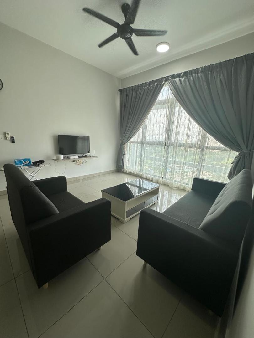 Pangsapuri Conezion, Goft View Mid Floor, Beside Ioi Mall, Opposite Hospital Serdang, Beside Uniteen And Upm, Putrajay *