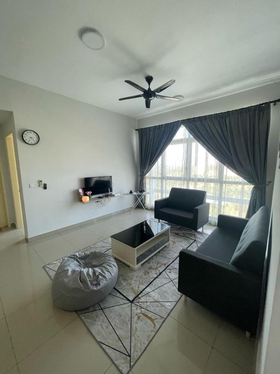Pangsapuri Conezion, Goft View Mid Floor, Beside Ioi Mall, Opposite Hospital Serdang, Beside Uniteen And Upm, Putrajay Putrajaya
